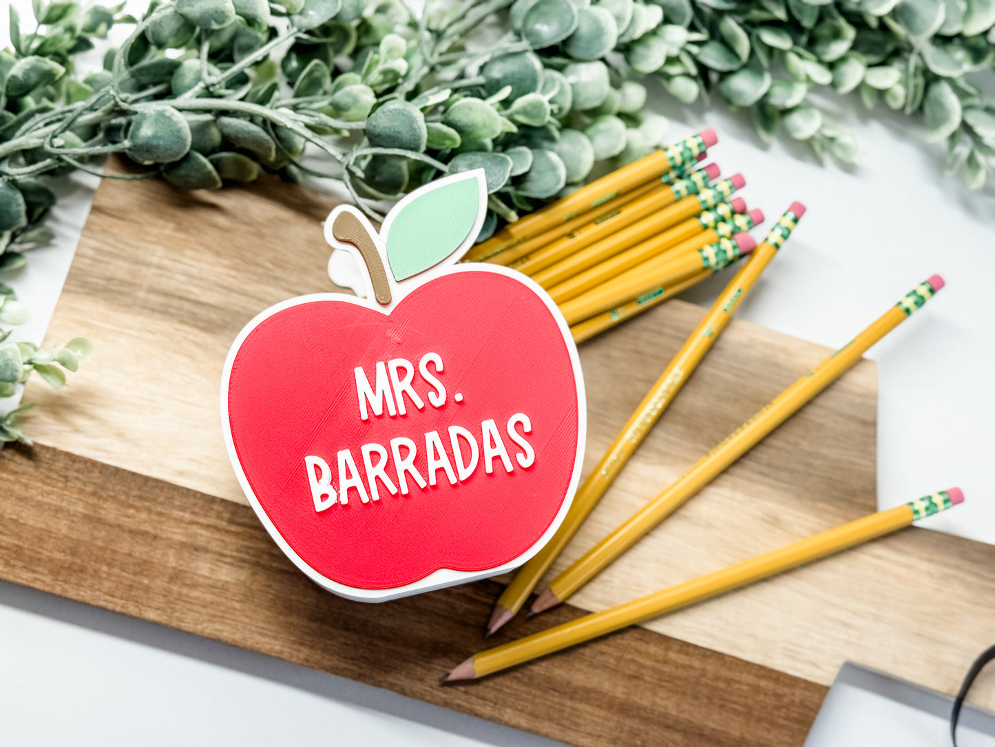 Personalized Apple Pencil Holder – Teacher Name Desk Decor