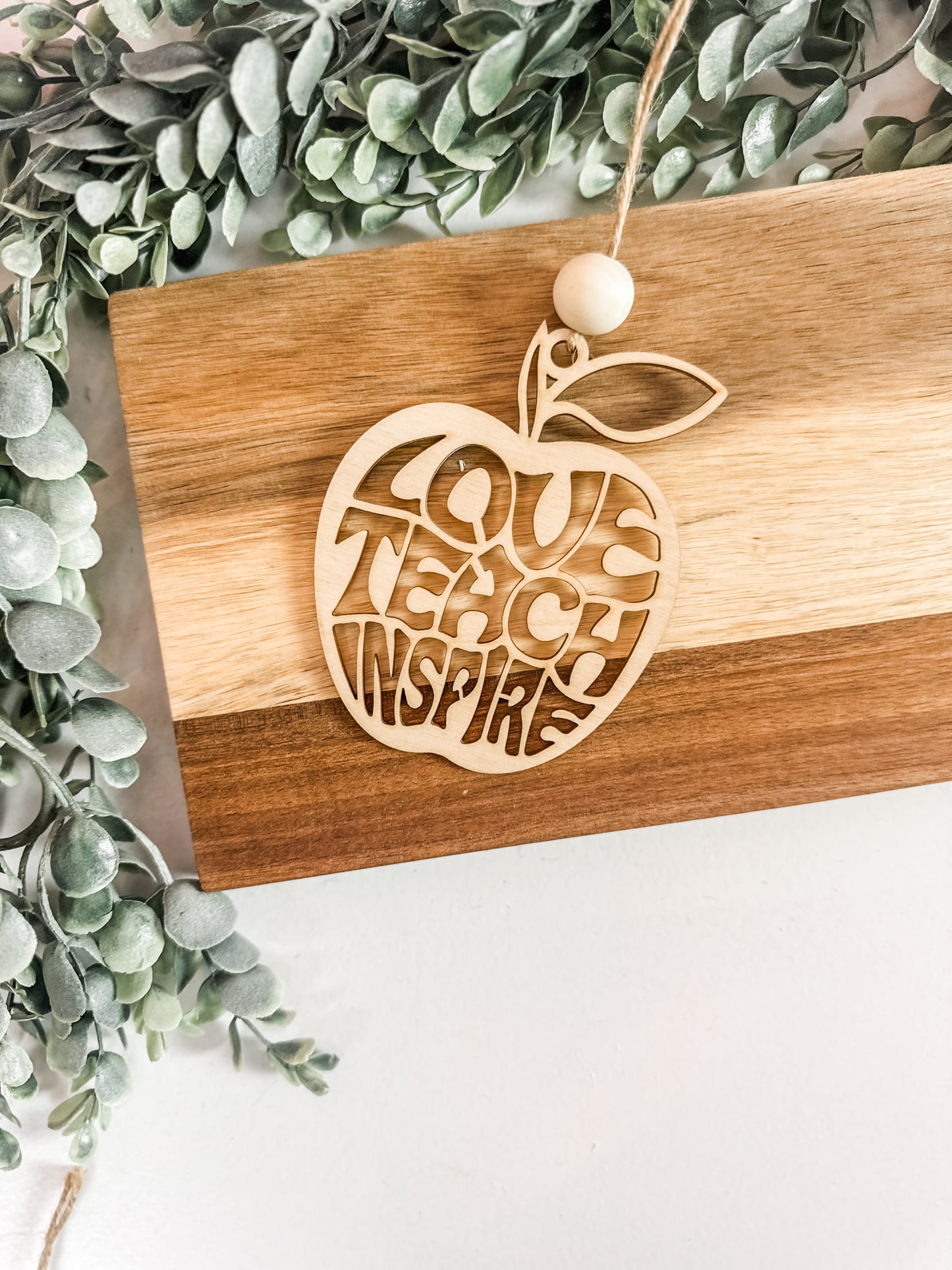 Christmas 2025 Teacher Gift Set – Apple Ornament + “Thank You for Helping Me Grow” Card
