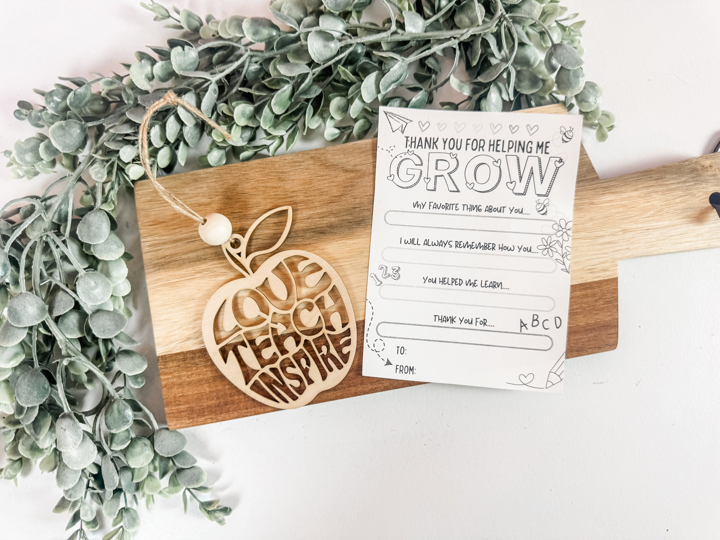 Christmas 2025 Teacher Gift Set – Apple Ornament + “Thank You for Helping Me Grow” Card