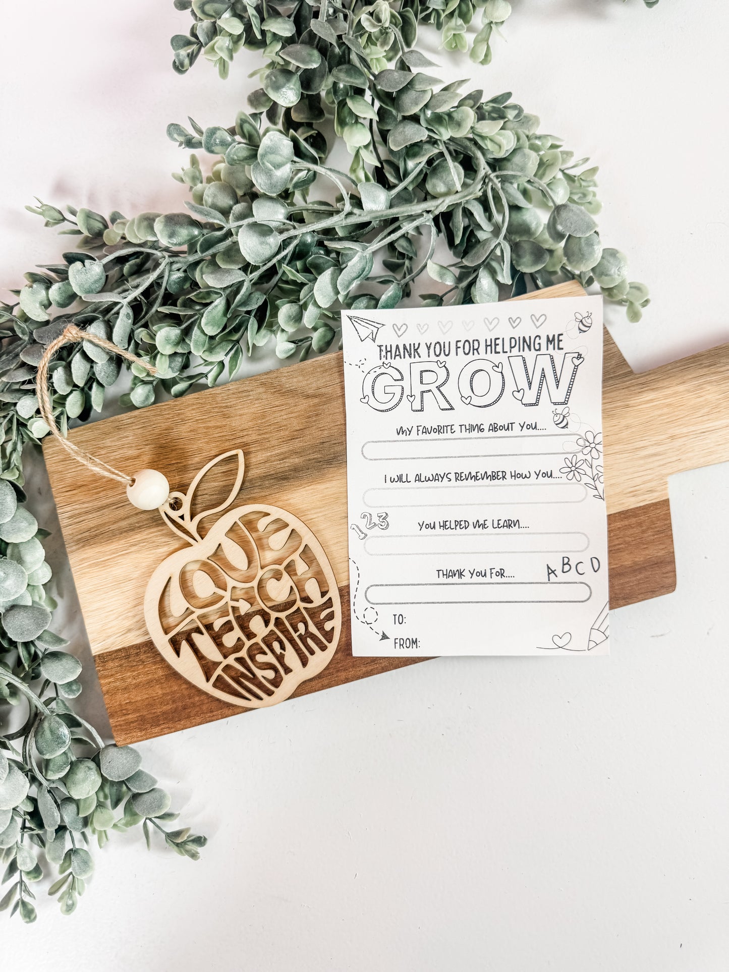Christmas 2025 Teacher Gift Set – Apple Ornament + “Thank You for Helping Me Grow” Card