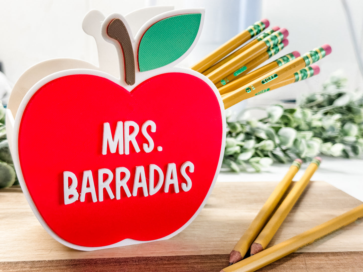 Personalized Apple Pencil Holder – Teacher Name Desk Decor