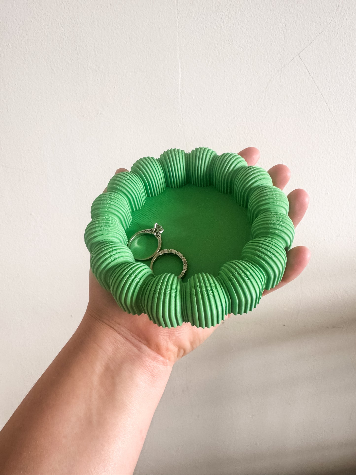Ridged Edge Ring Dish | 3D Printed Jewelry Holder